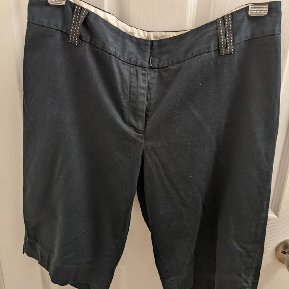 WHITE HOUSE BLACK MARKET BERMUDA PANTS, SIZE 12